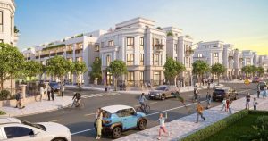 Phối cảnh dãy nhà phố mặt tiền tại Vinhomes Green City với đường nội khu và cư dân qua lại
